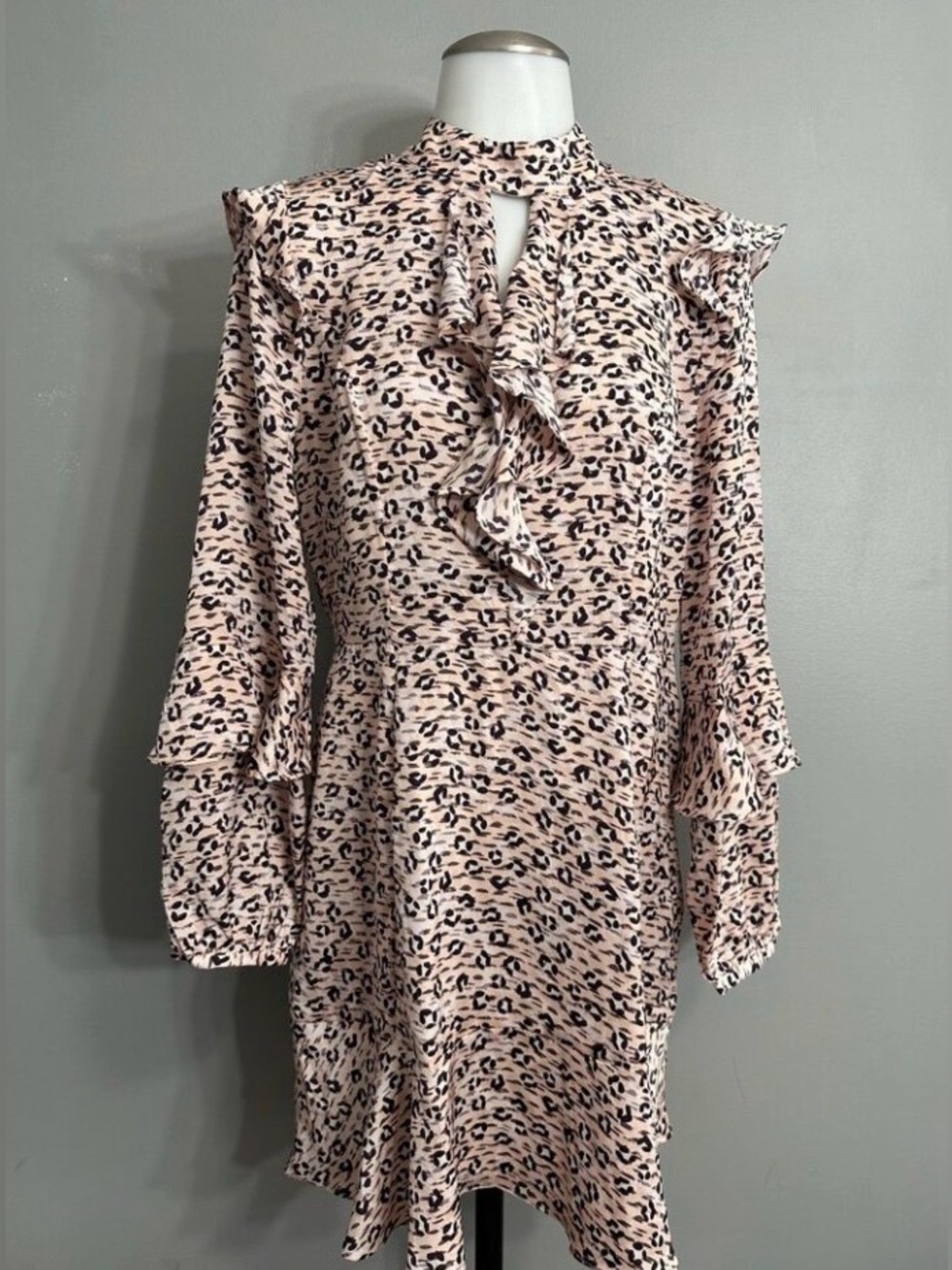 NWT Avec Les Filles Pink Leopard Ruffle Mini Dress - Size 4